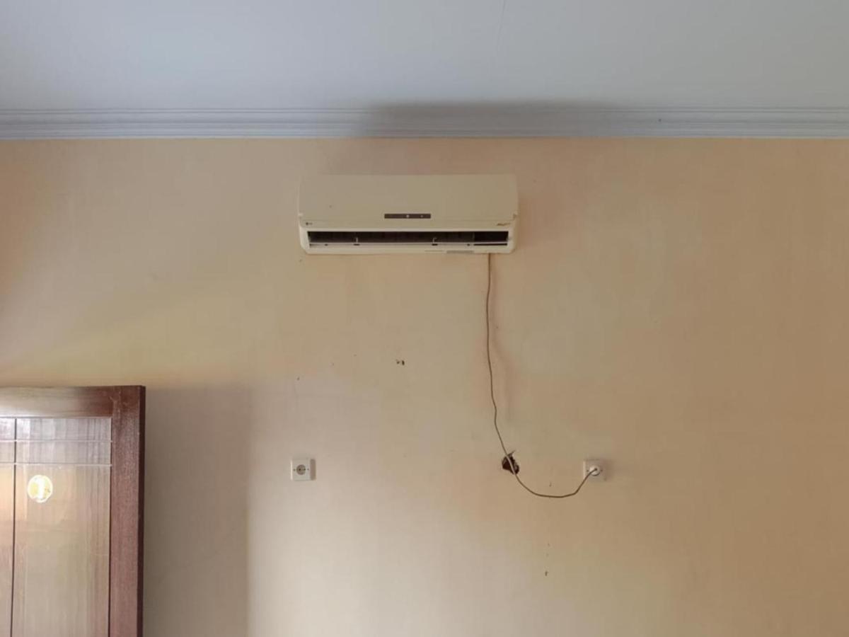 Zulfina Homestay Syariah Mitra Reddoorz Баньюванги Экстерьер фото