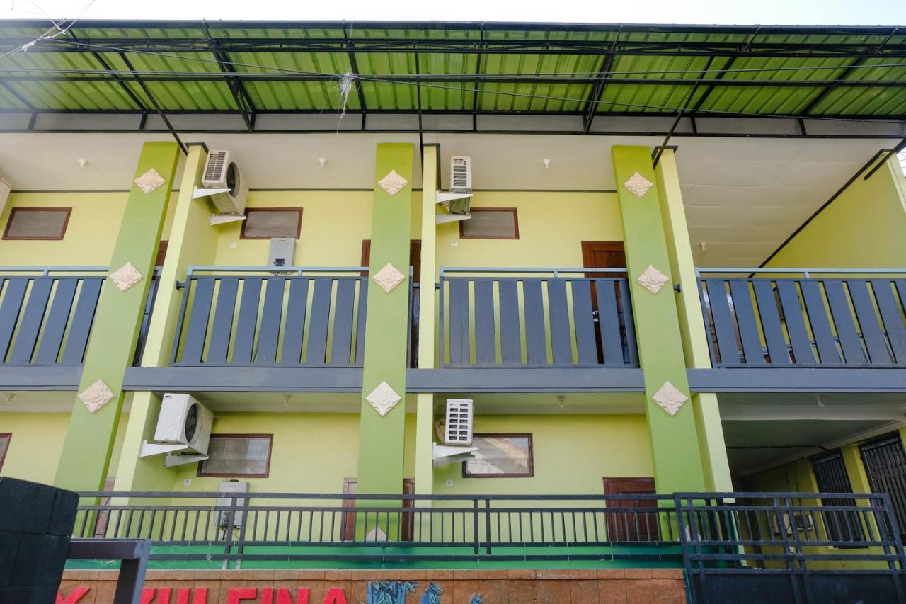 Zulfina Homestay Syariah Mitra Reddoorz Баньюванги Экстерьер фото